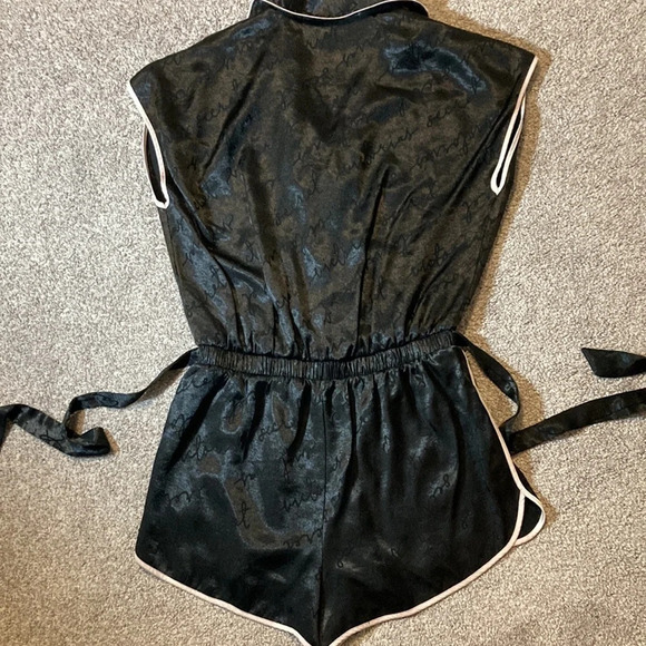 NWOT Victoria’s Secret Black Signature Sleep Romper S - Picture 15 of 16